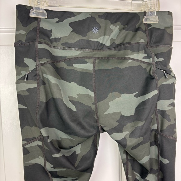 Athleta Green and Black Camo Contender 7/8 Tight Leggings Size Medium - Picture 6 of 10